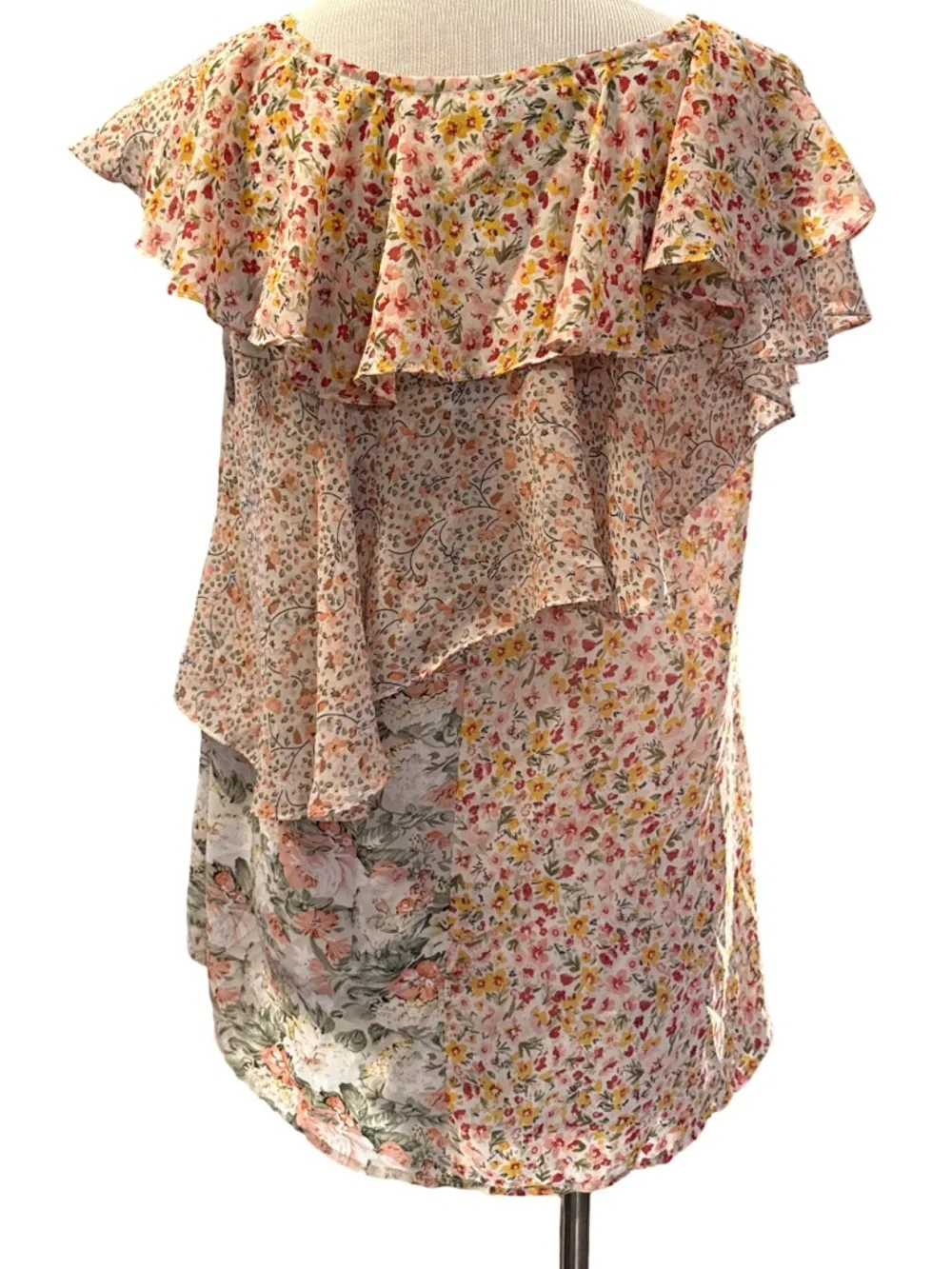 4/$30 Floral Mixed-Print Ruffle Tank Top - Pink size medium - Picture 2 of 4